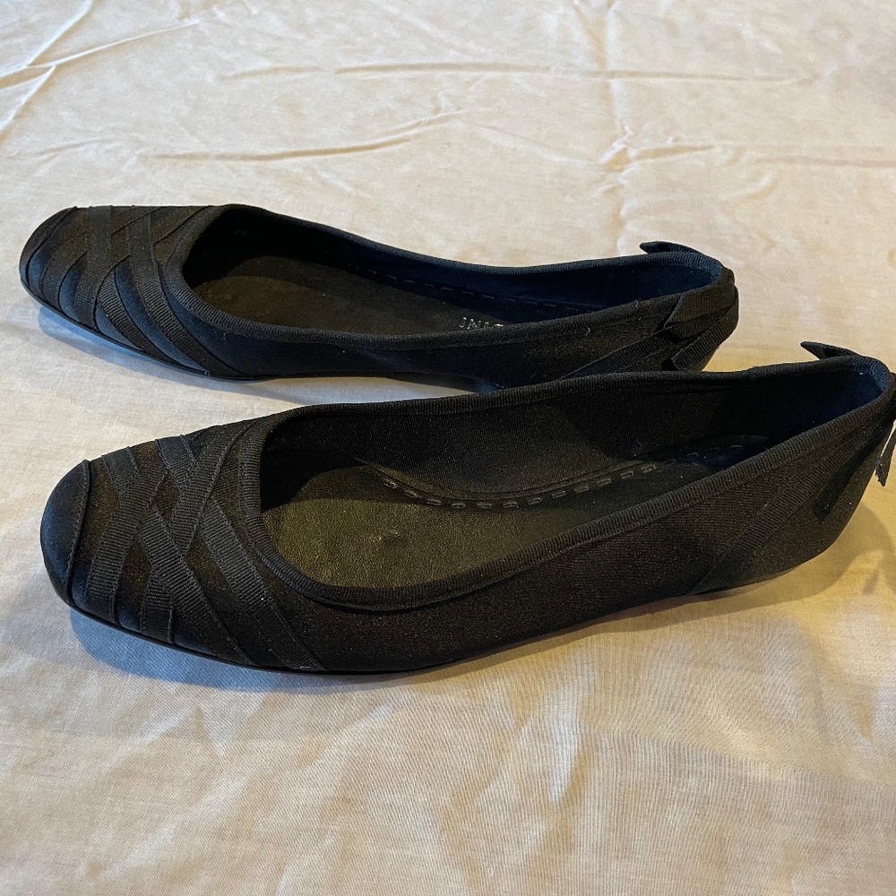 Gianni Bini sz 6.5 black fabric ballet flats/slip-on shoes with ribbon design